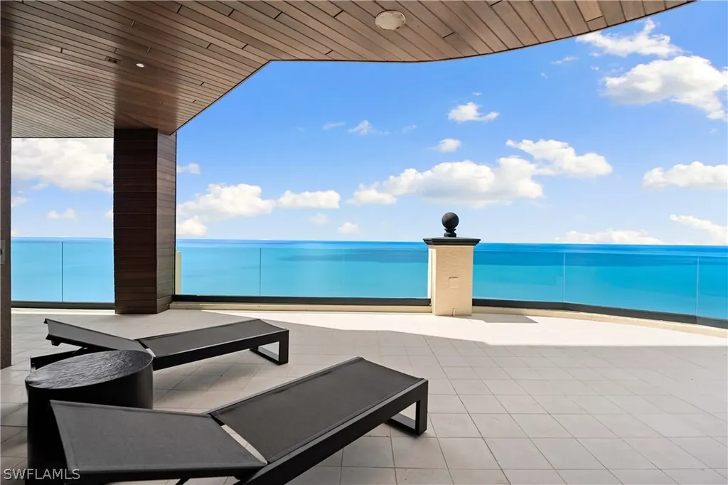 81 Seagate Drive Naples FL 34103