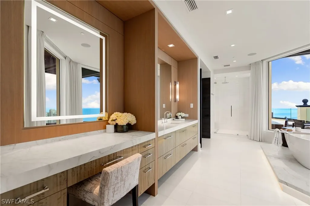 81 Seagate Drive Naples FL 34103