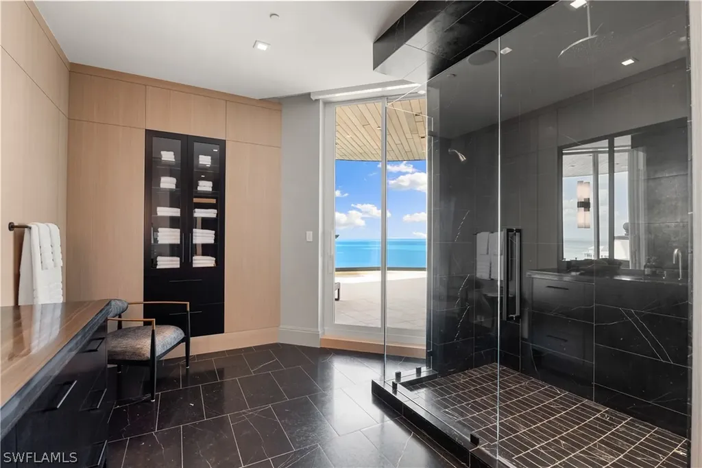 81 Seagate Drive Naples FL 34103