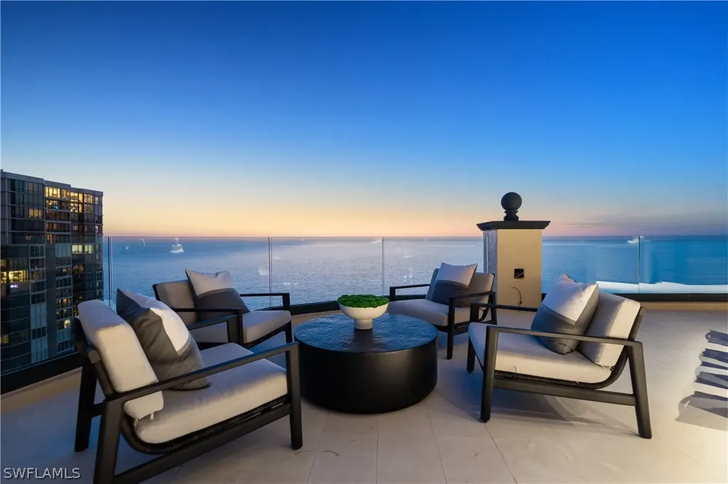 81 Seagate Drive Naples FL 34103