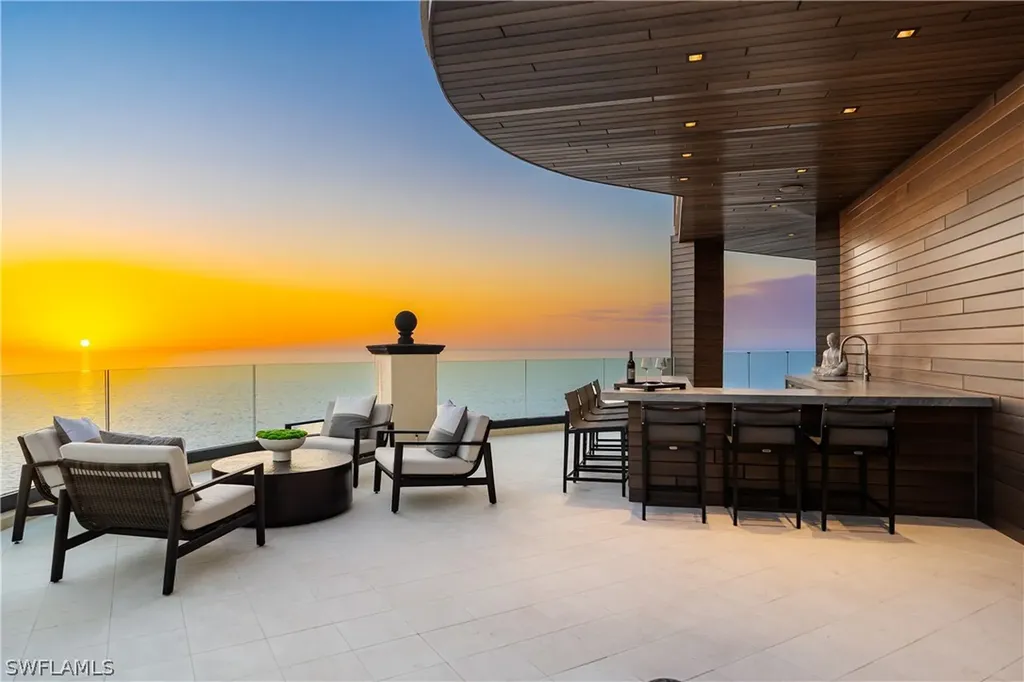 81 Seagate Drive Naples FL 34103