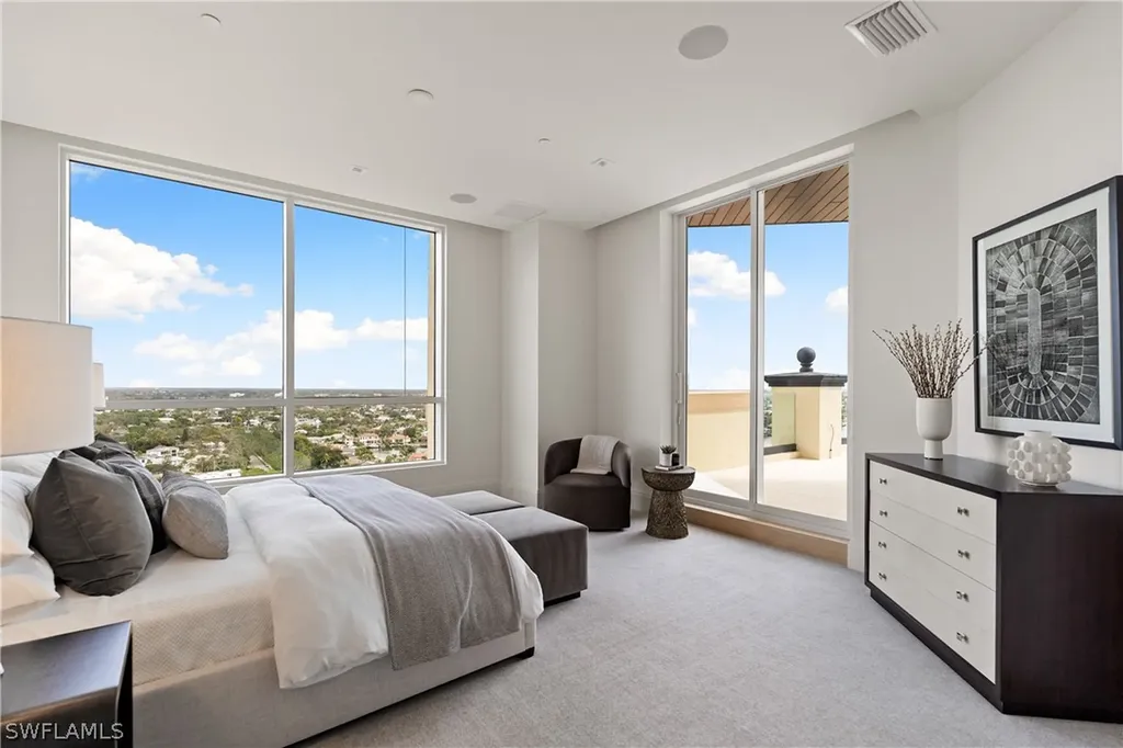 81 Seagate Drive Naples FL 34103