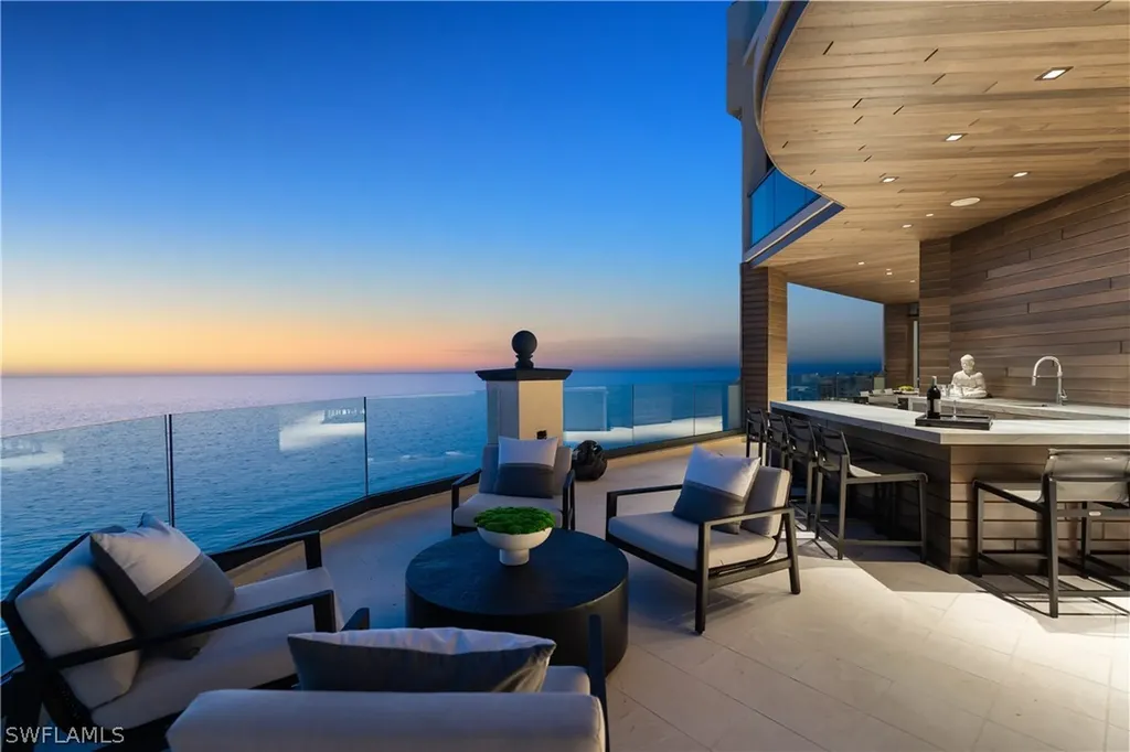 81 Seagate Drive Naples FL 34103