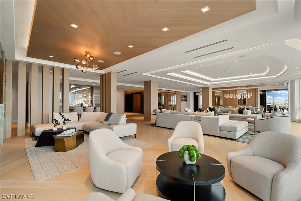 81 Seagate Drive Naples FL 34103