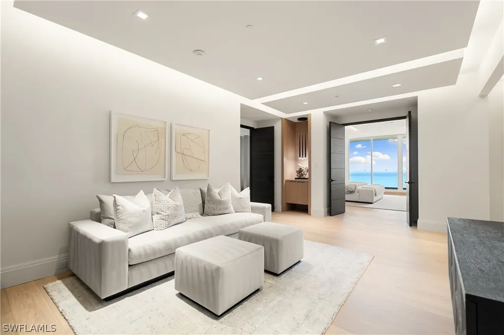 81 Seagate Drive Naples FL 34103