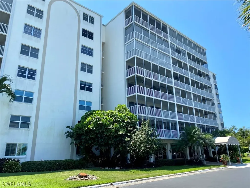 1 Bluebill Avenue Naples FL 34108
