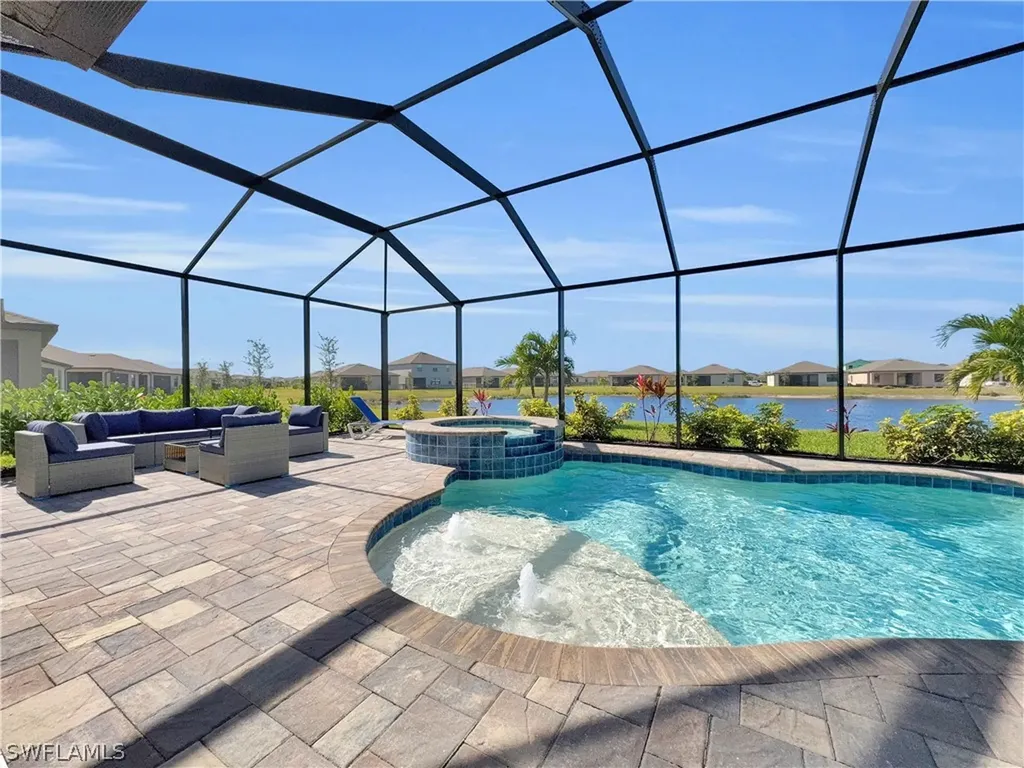 3319 Menores Way Fort Myers FL 33905
