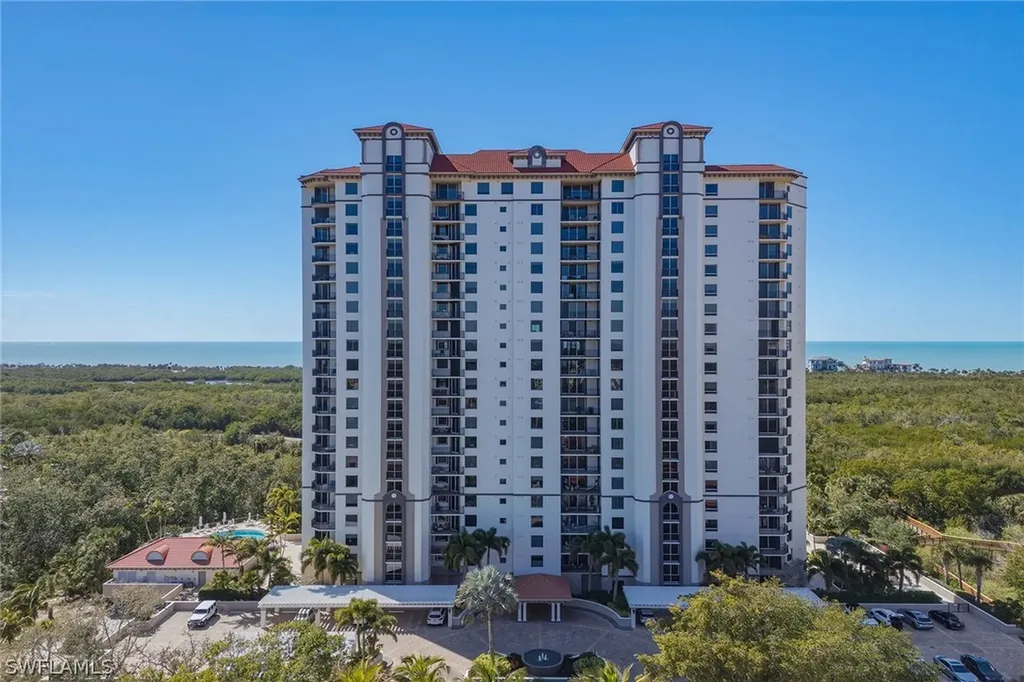 7225 Pelican Bay Boulevard Naples FL 34108
