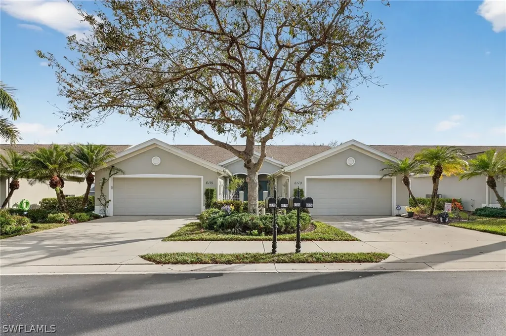 Naples FL, 6175 Mandalay Circle, Unit 29