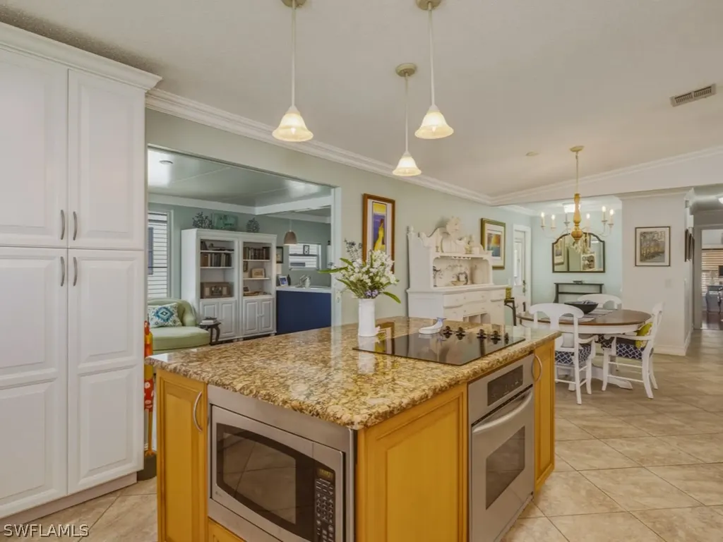 32 Covey Lane Naples FL 34114