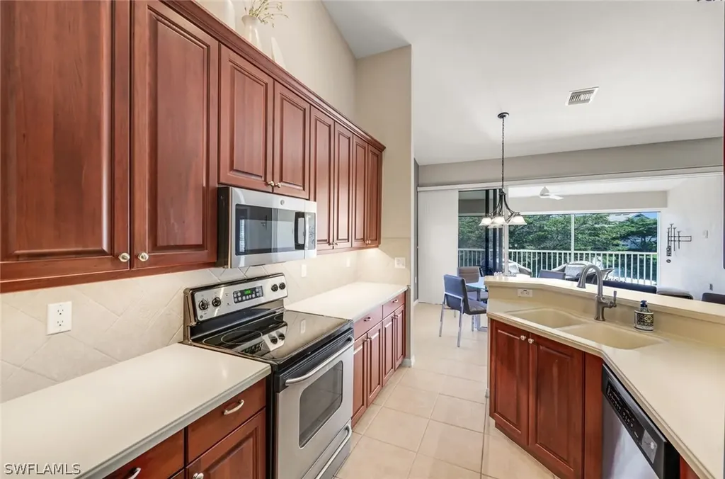 6360 Lexington Court Naples FL 34110