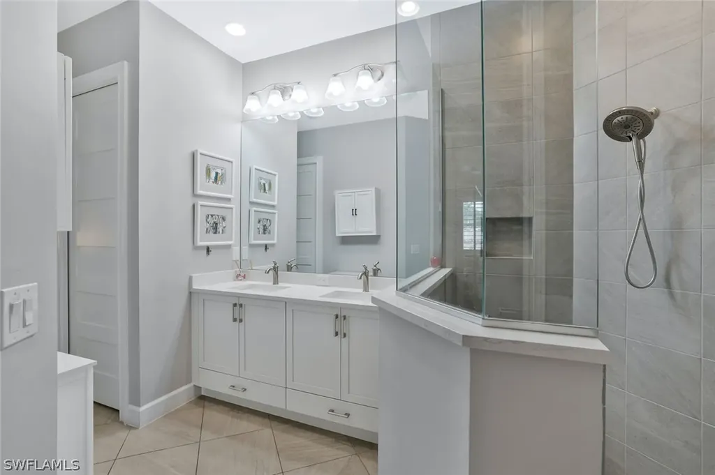 5811 Haiti Drive Naples FL 34113
