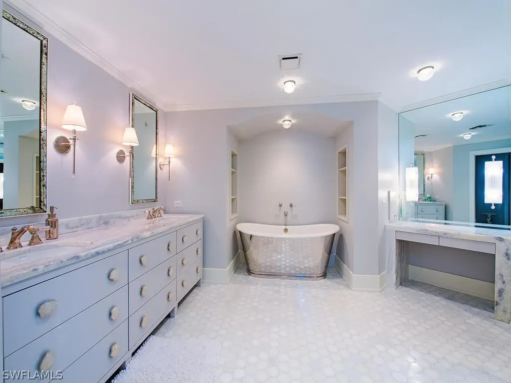 9811 Gulf Shore Drive Naples FL 34108