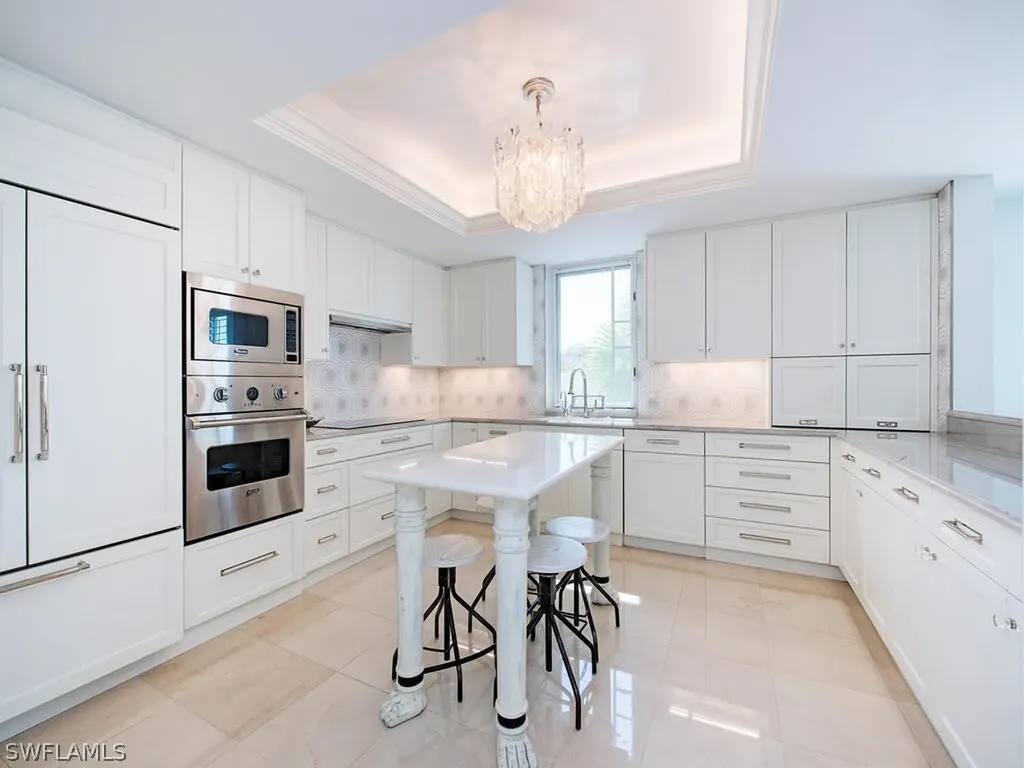 9811 Gulf Shore Drive Naples FL 34108