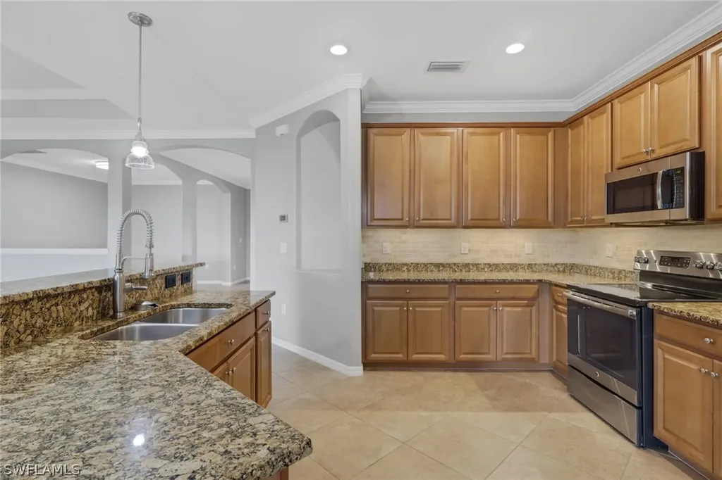 2118 Satsuma Lane Naples FL 34120