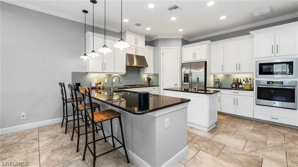 8591 Maggiore Court Naples FL 34114