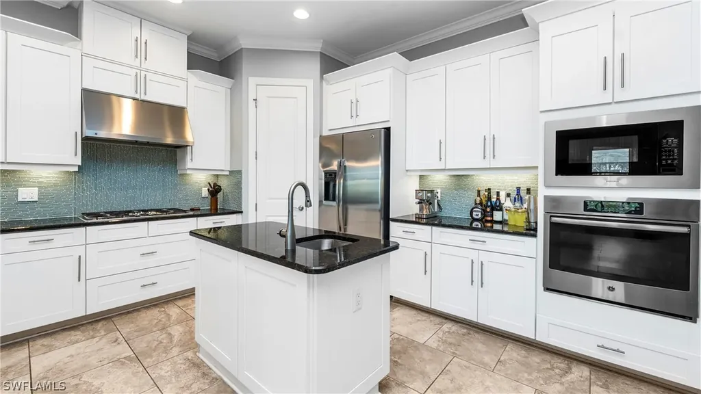 8591 Maggiore Court Naples FL 34114