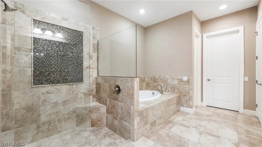 8591 Maggiore Court Naples FL 34114