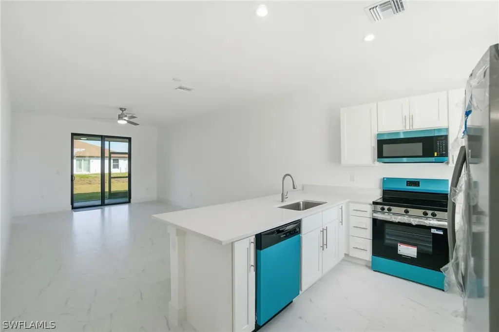 2404/2406 Mae Avenue S Lehigh Acres FL 33973