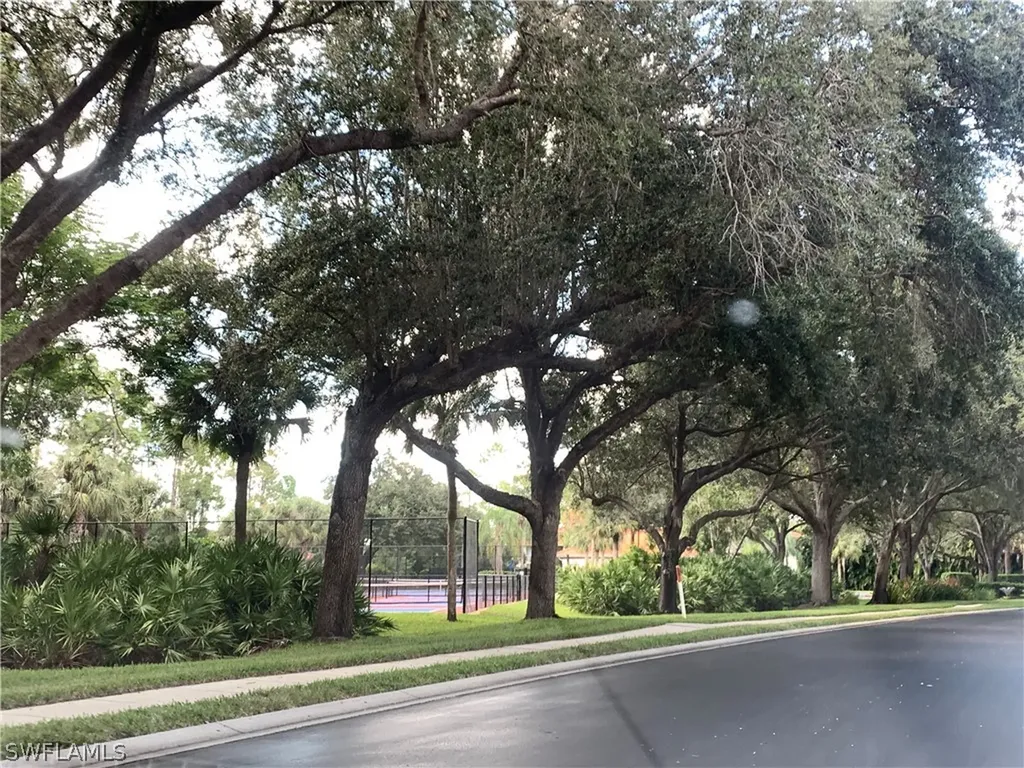 230 Robin Hood Circle Naples FL 34104