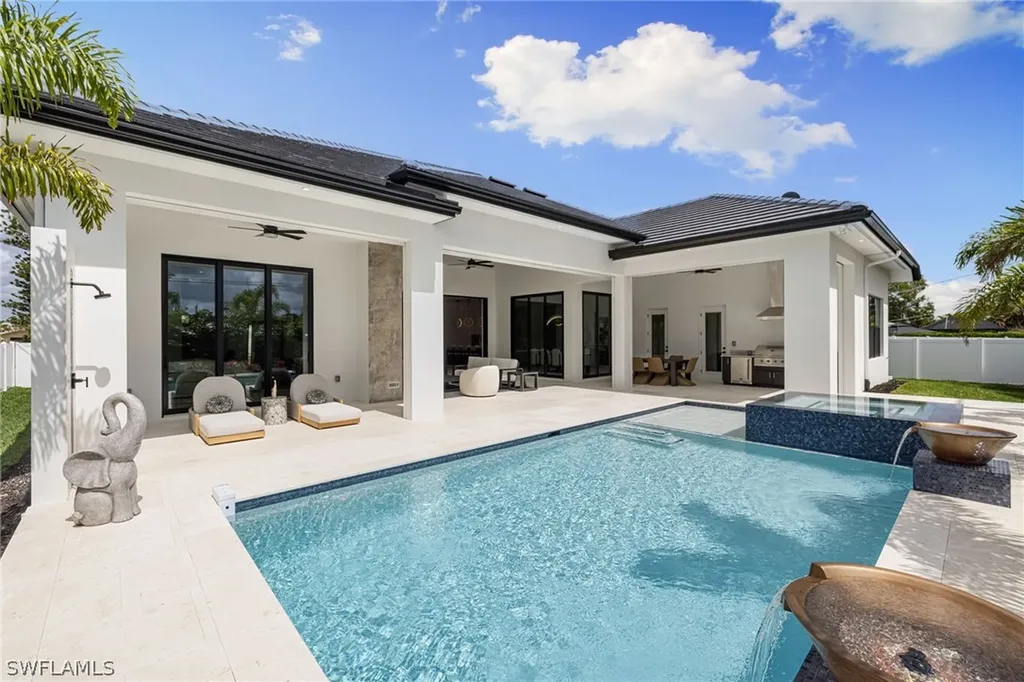620 94th Avenue N Naples FL 34108