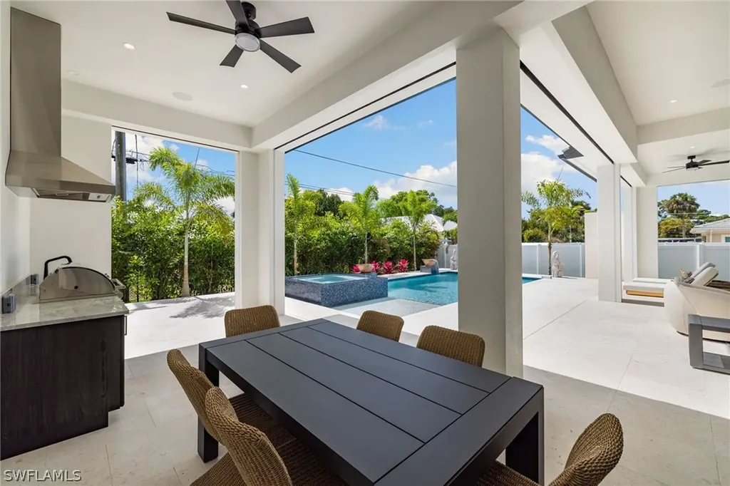 620 94th Avenue N Naples FL 34108
