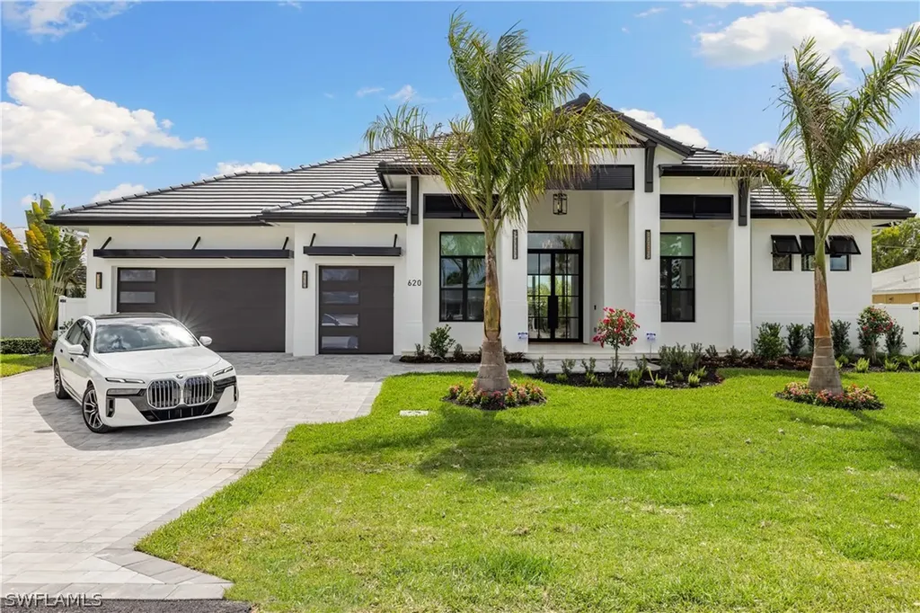 620 94th Avenue N Naples FL 34108