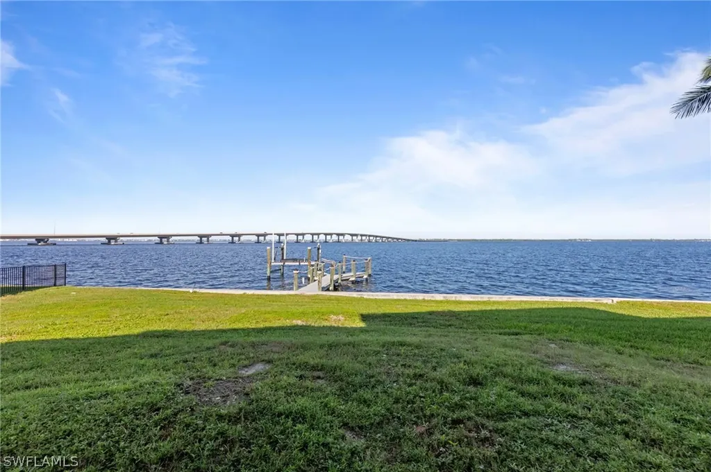 1211 Caloosa Point Fort Myers FL 33901