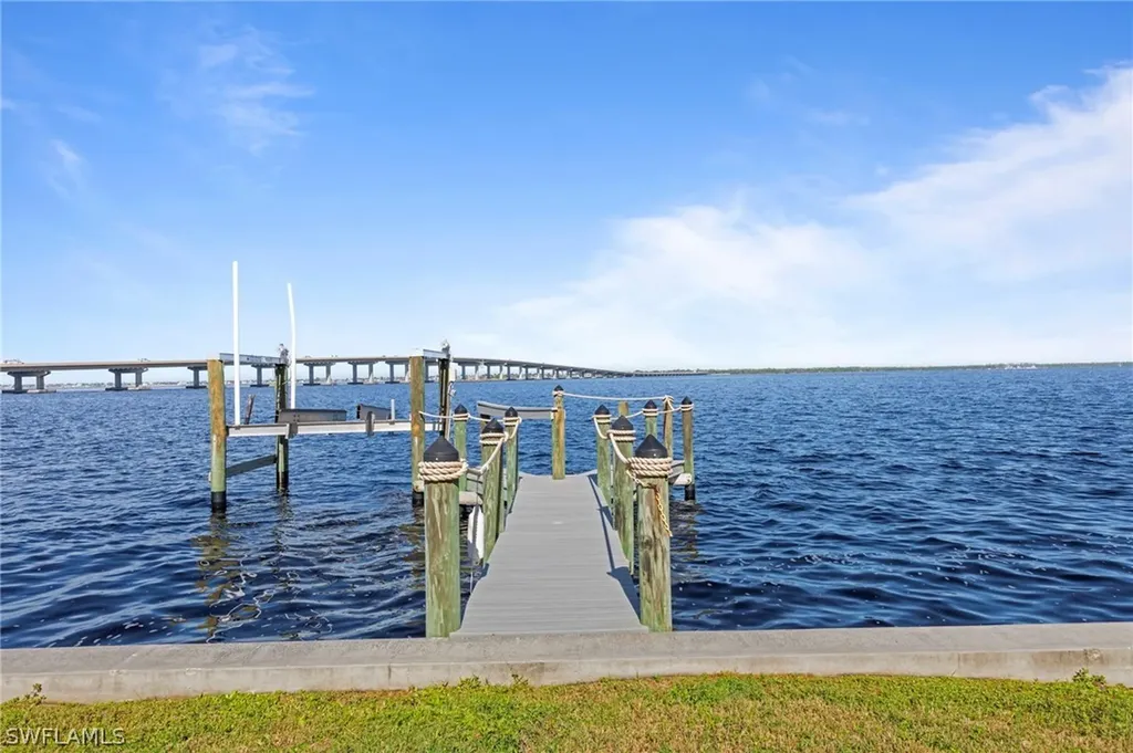 1211 Caloosa Point Fort Myers FL 33901