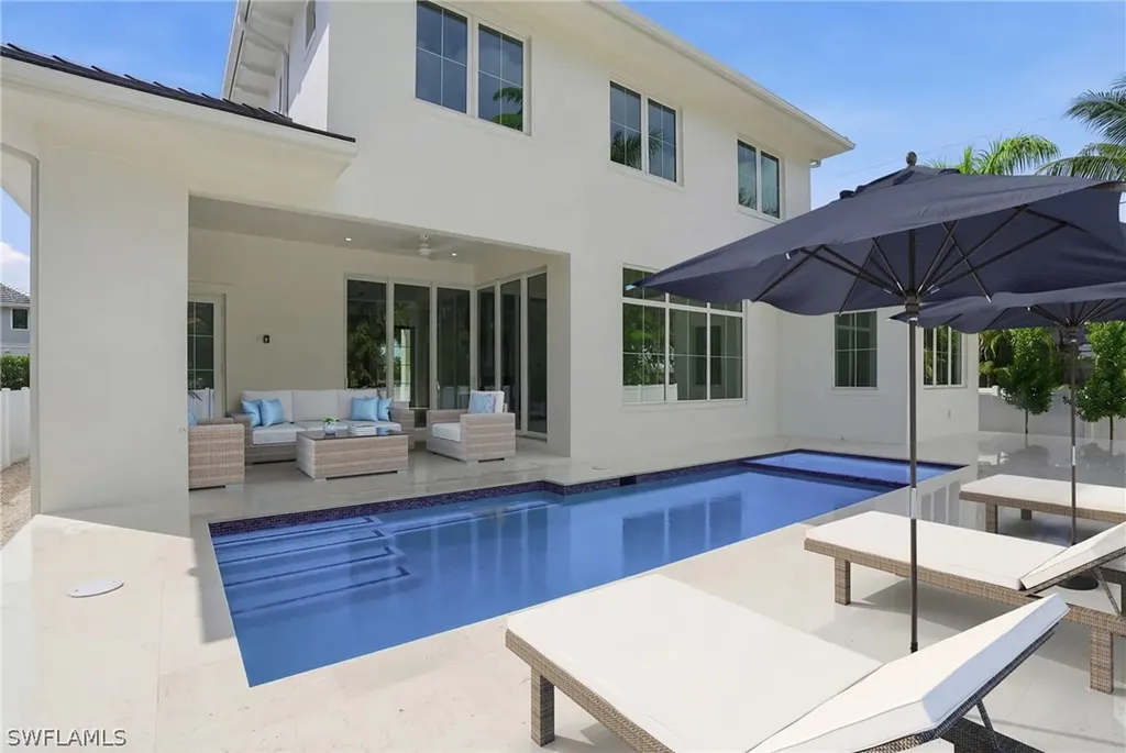 732 12th Street N Naples FL 34102