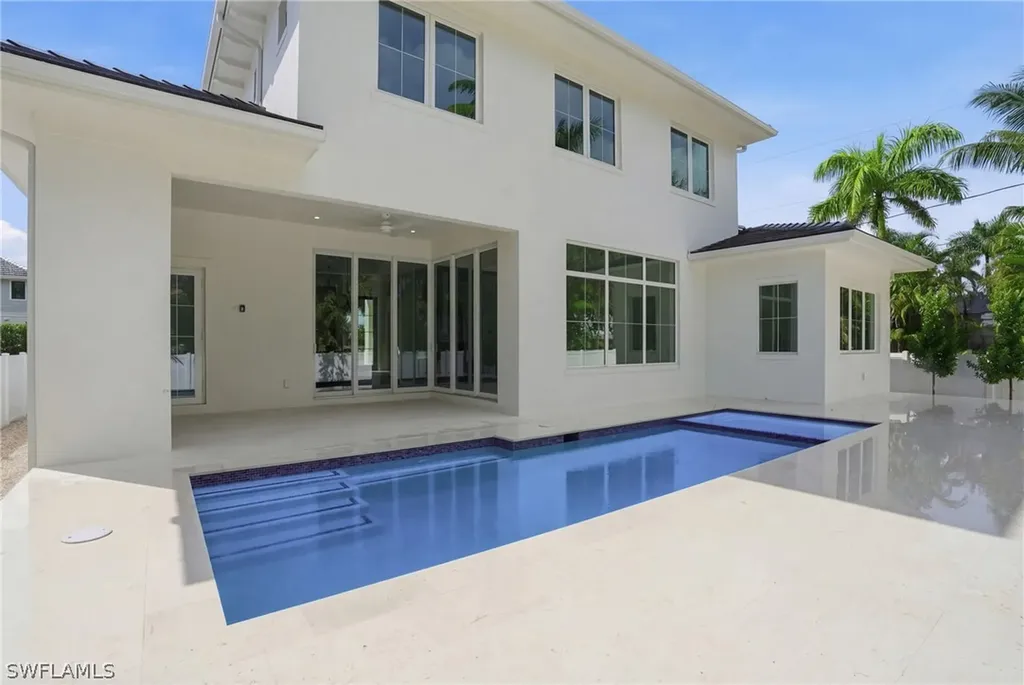 732 12th Street N Naples FL 34102