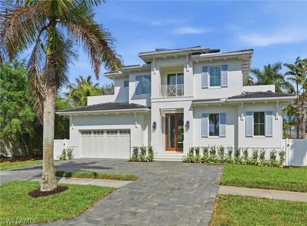 732 12th Street N Naples FL 34102
