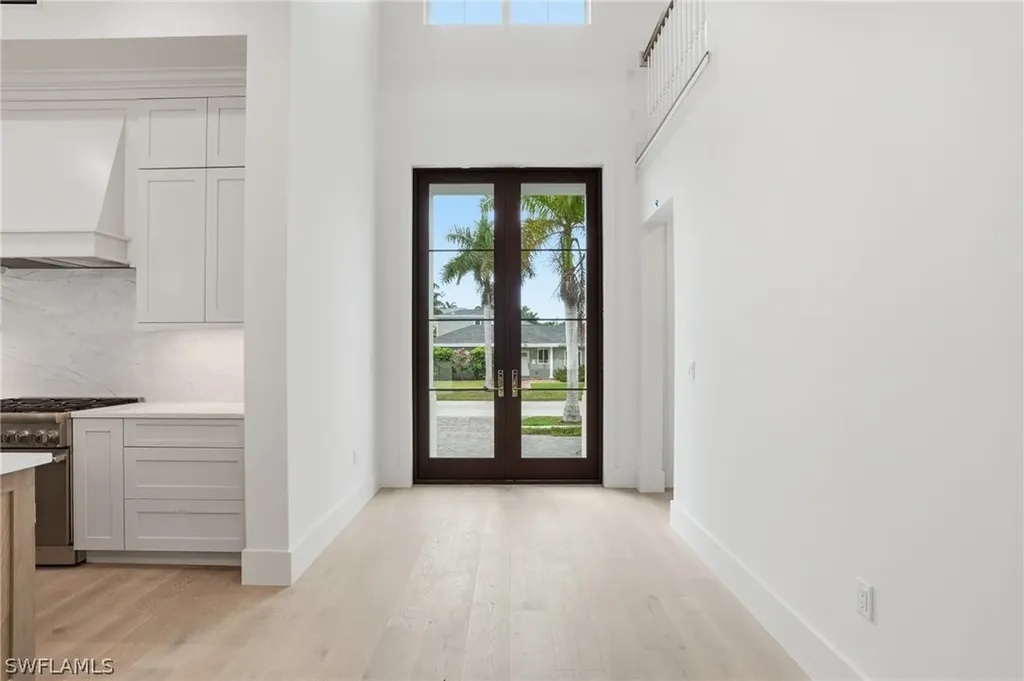 732 12th Street N Naples FL 34102
