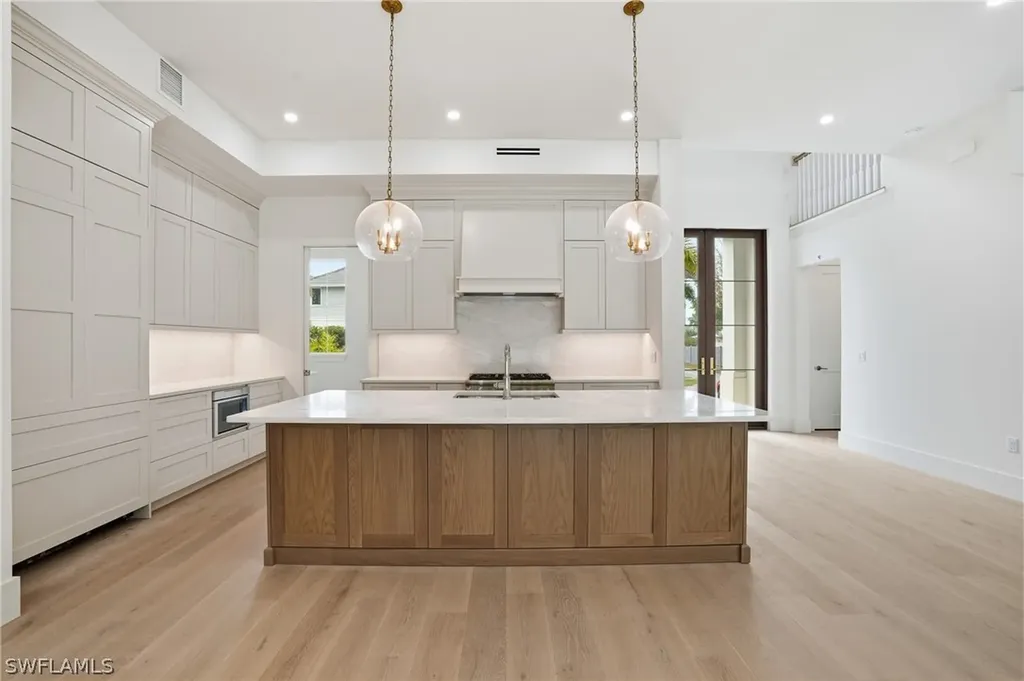 732 12th Street N Naples FL 34102