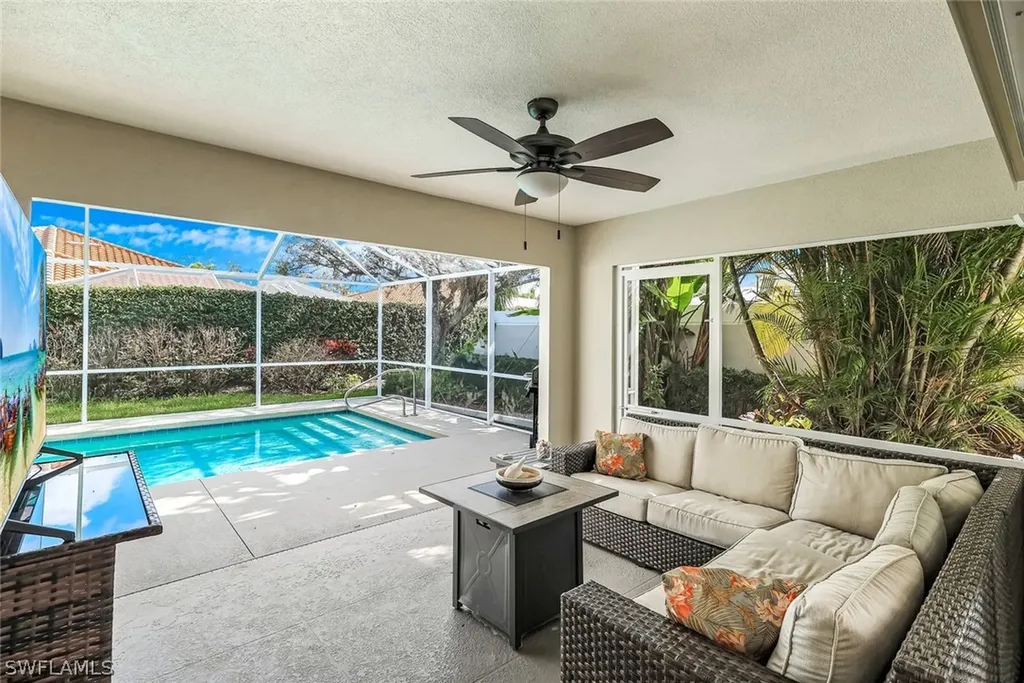 4272 Redonda Lane Naples FL 34119
