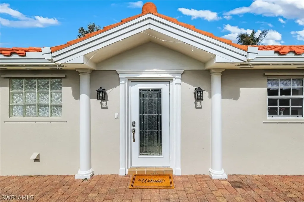 4272 Redonda Lane Naples FL 34119