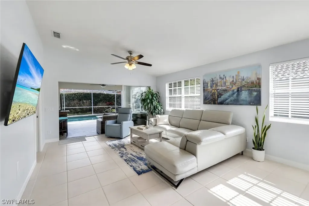 4272 Redonda Lane Naples FL 34119