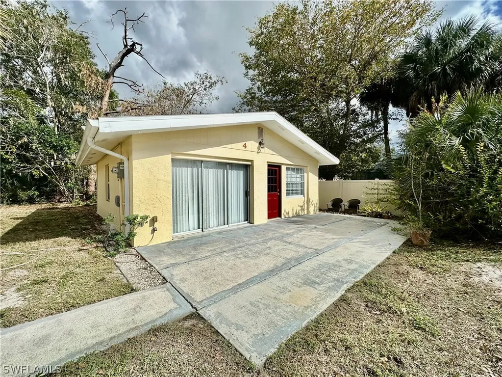 4241 Tarpon Avenue Bonita Springs FL 34134