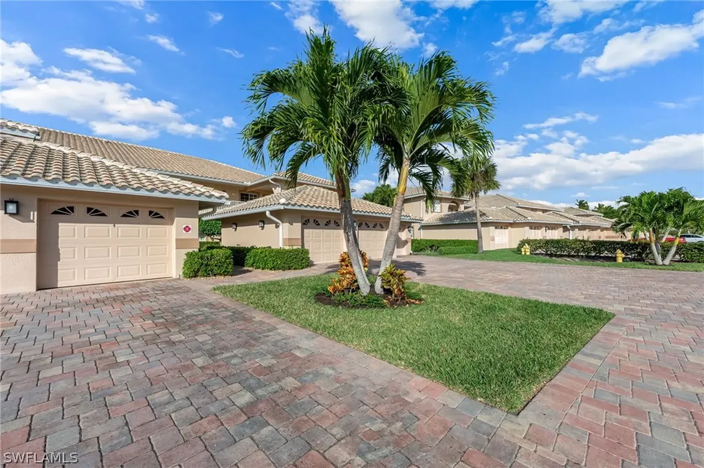 9035 Michael Circle Naples FL 34113