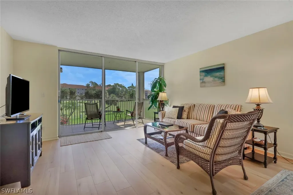 1057 Forest Lakes Drive Naples FL 34105