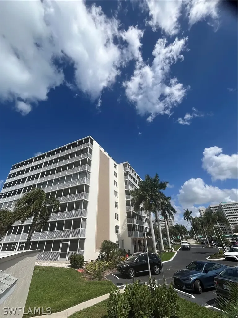 3 Bluebill Avenue Naples FL 34108