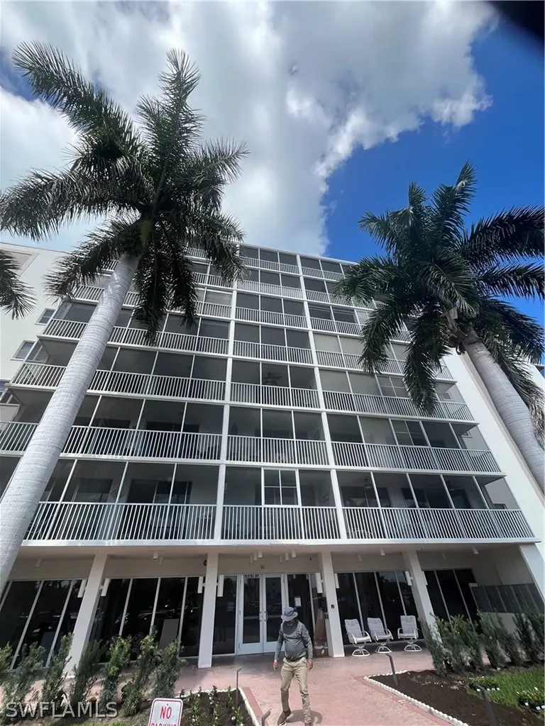 3 Bluebill Avenue Naples FL 34108