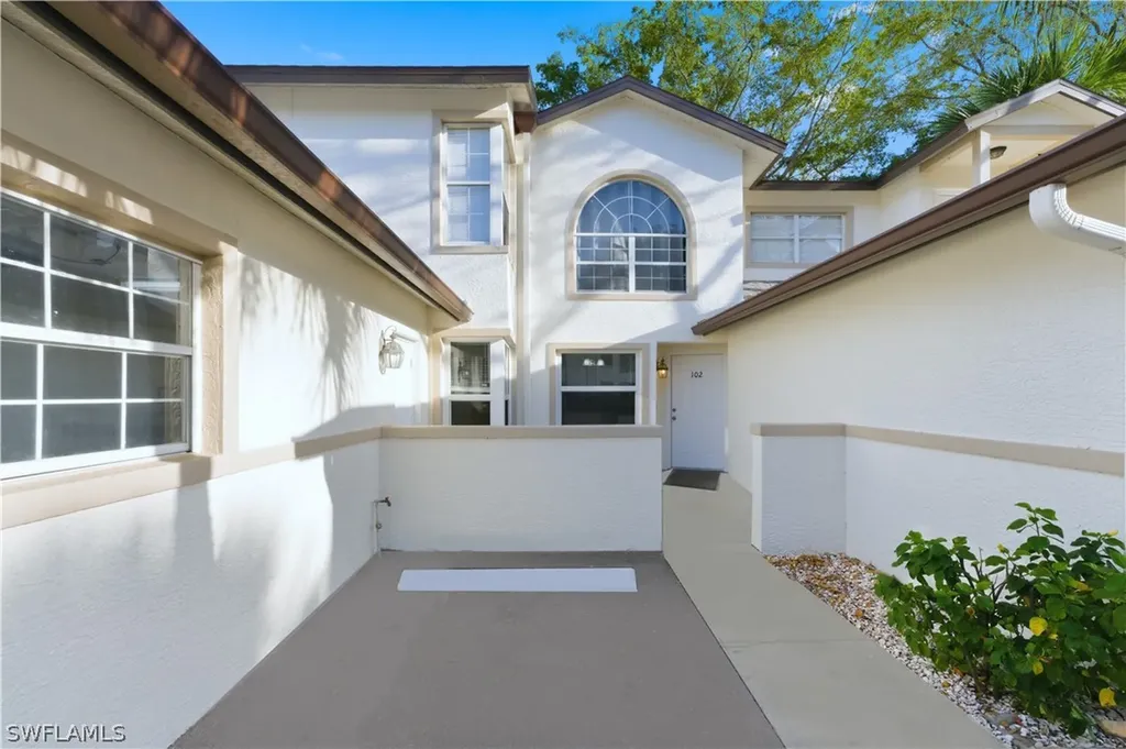 9570 Crescent Garden Drive Naples FL 34109