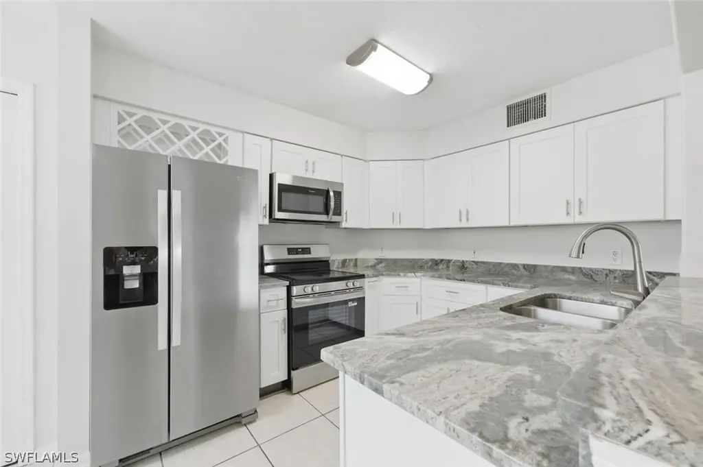 9570 Crescent Garden Drive Naples FL 34109