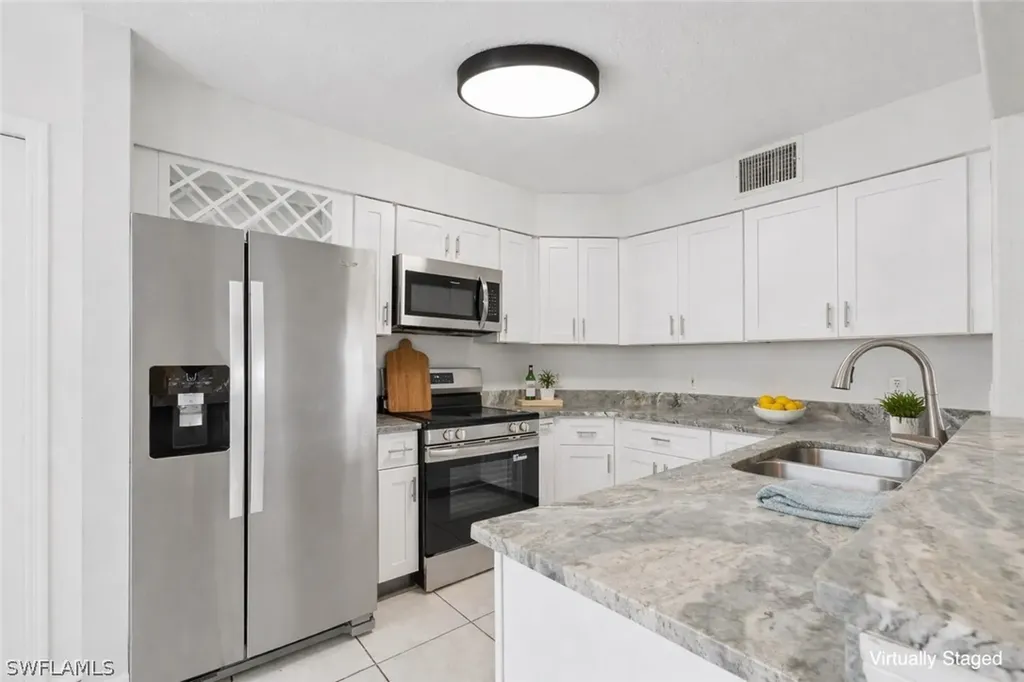 9570 Crescent Garden Drive Naples FL 34109