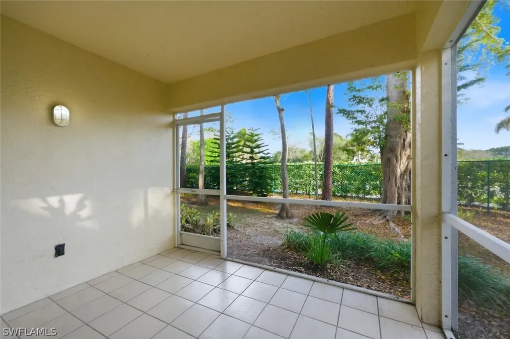 9570 Crescent Garden Drive Naples FL 34109