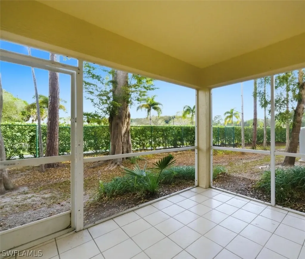9570 Crescent Garden Drive Naples FL 34109