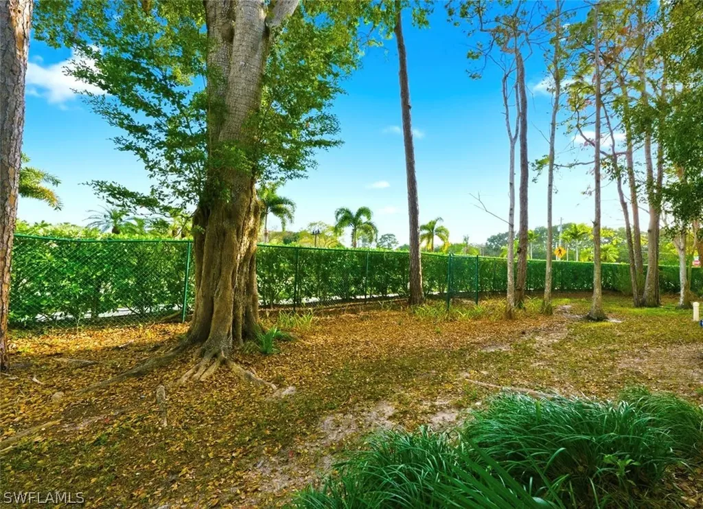 9570 Crescent Garden Drive Naples FL 34109