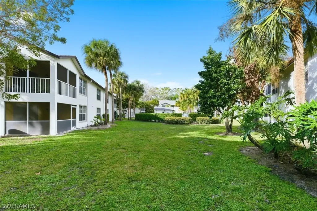 9570 Crescent Garden Drive Naples FL 34109