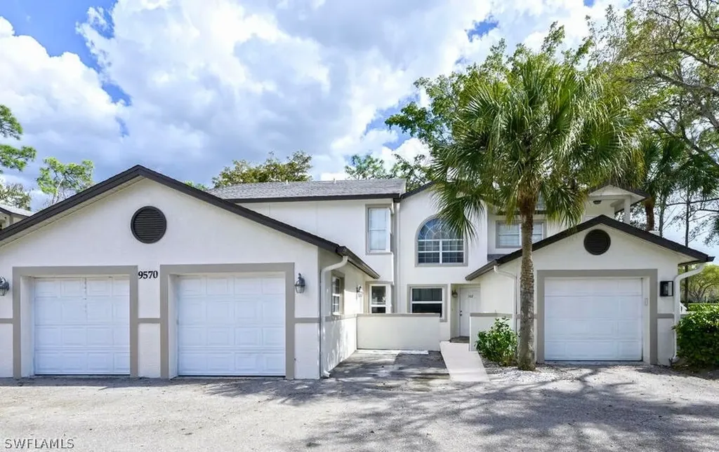 9570 Crescent Garden Drive Naples FL 34109